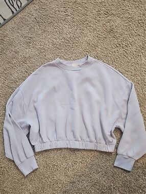 Levi's Lavender Cropped Crewneck Sweatshirt